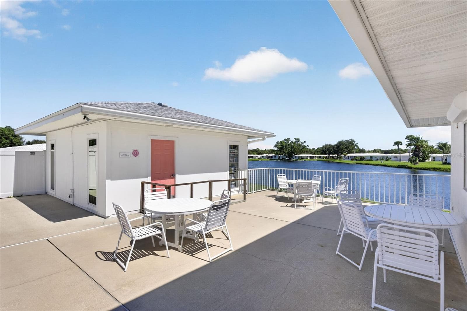 Library room near community pool - 82 CIRCLEWOOD DR #A3-4, VENICE