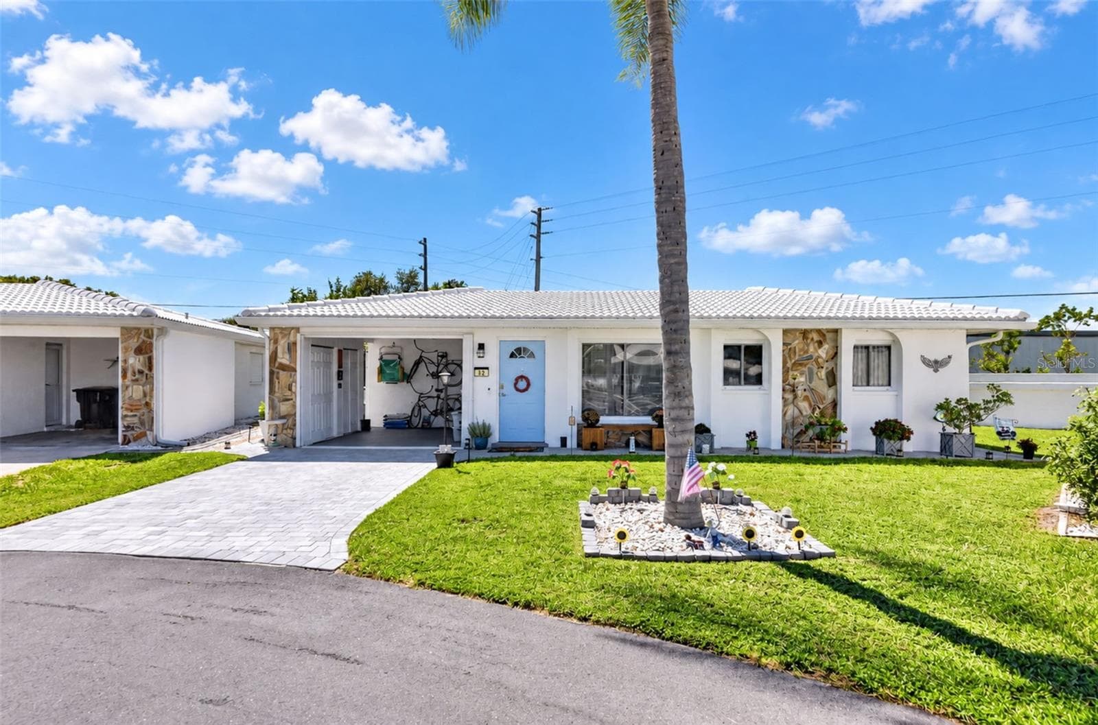 Exterior of home from street - 82 CIRCLEWOOD DR #A3-4, VENICE