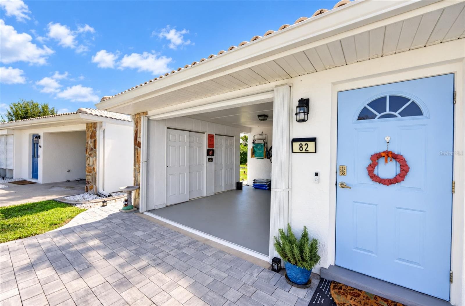Front entryway and carport - 82 CIRCLEWOOD DR #A3-4, VENICE
