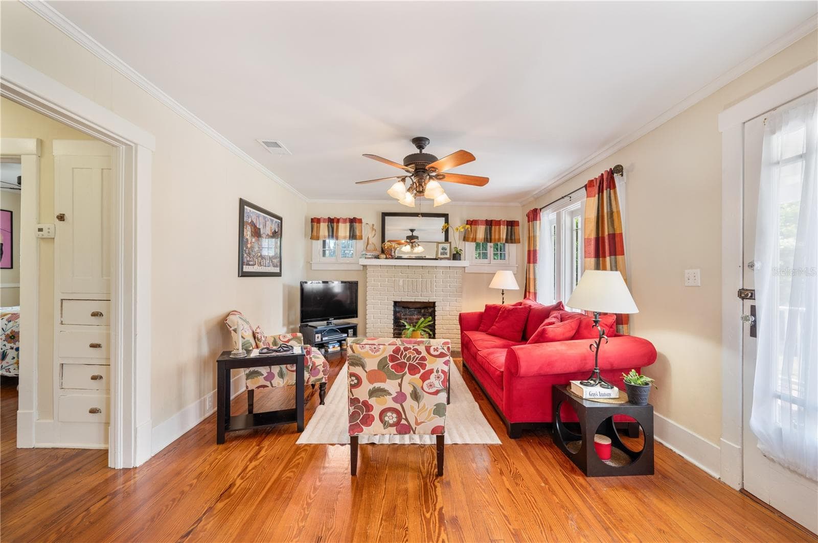 Living room - 412 E PALM DR, LAKELAND