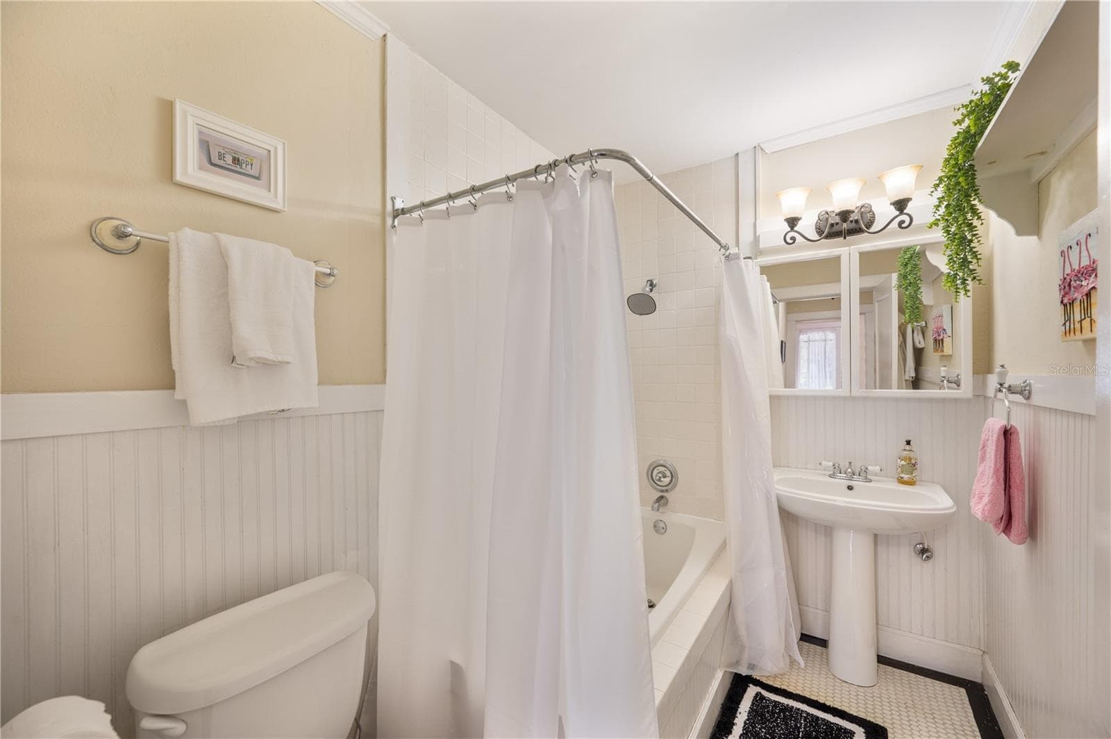 Full bathroom - 412 E PALM DR, LAKELAND