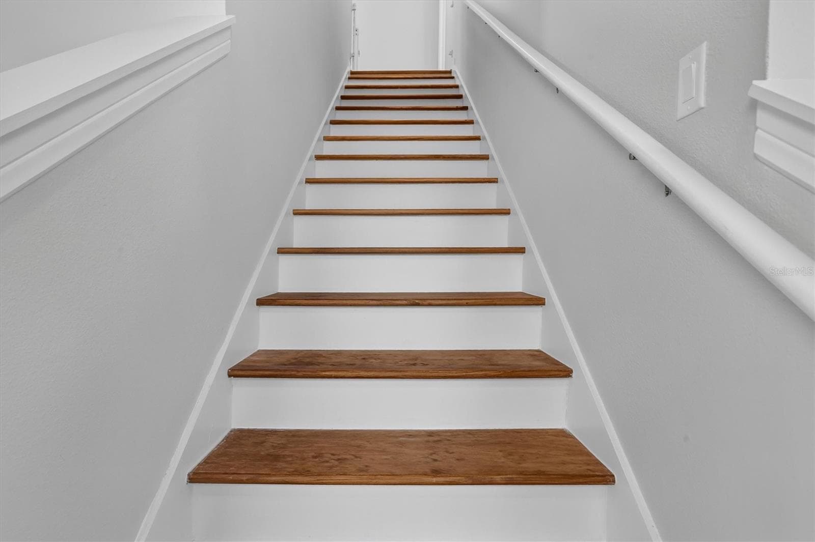 Stairway - 10233 FOLLY BEACH RD, ORLANDO