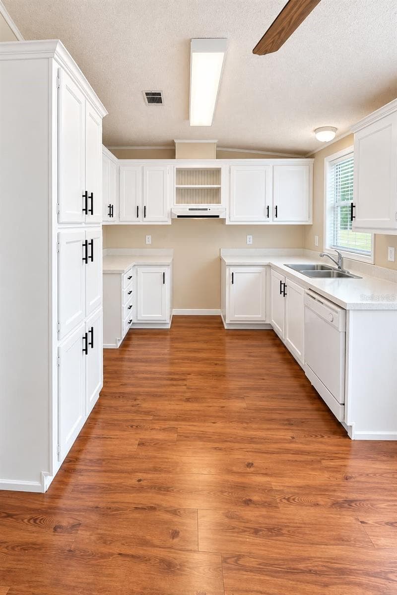 Manufactured Home at 2562 SE 178TH AVE, SILVER SPRINGS, photo 13 of 29