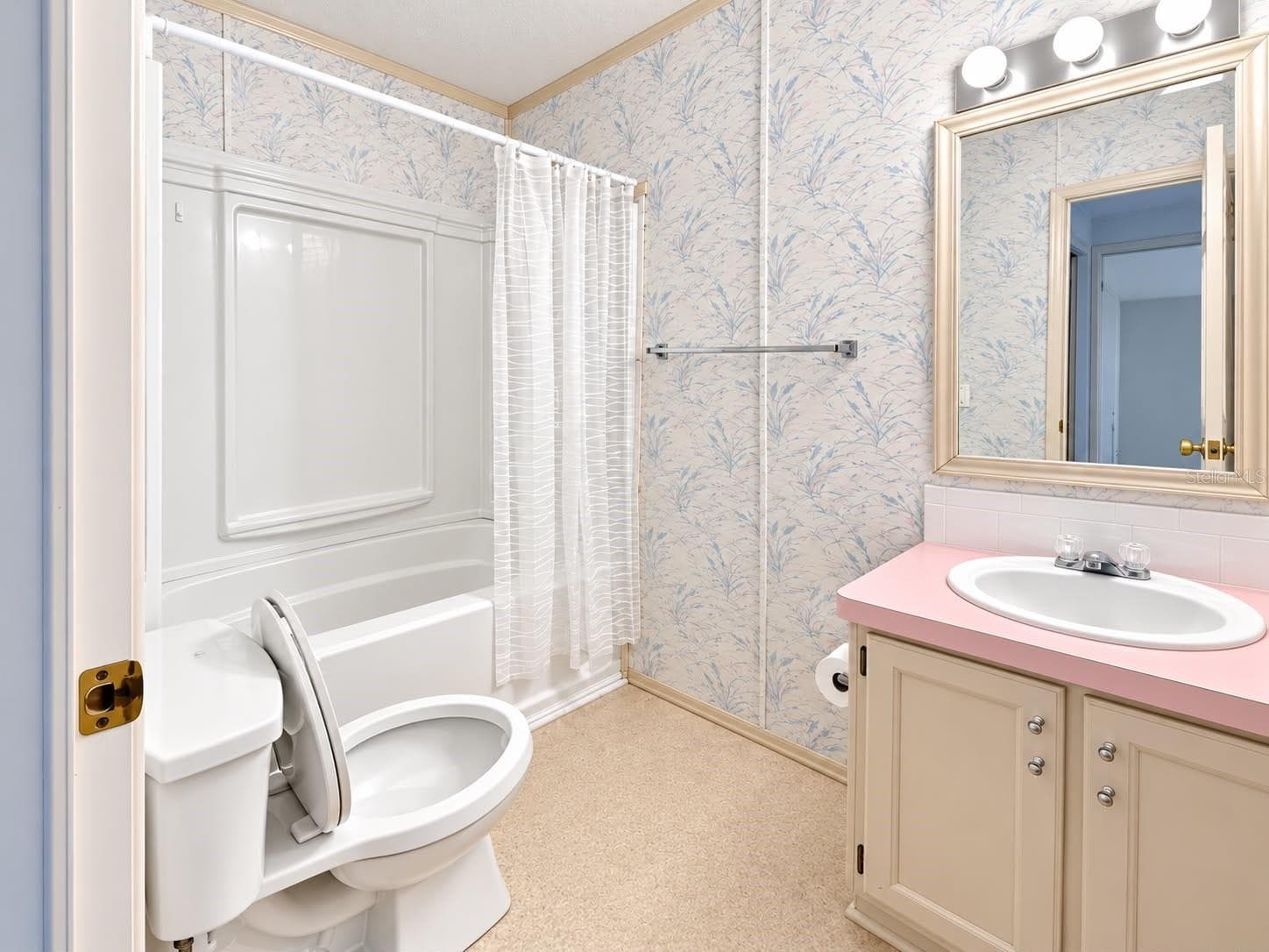 Manufactured Home at 2562 SE 178TH AVE, SILVER SPRINGS, photo 18 of 29