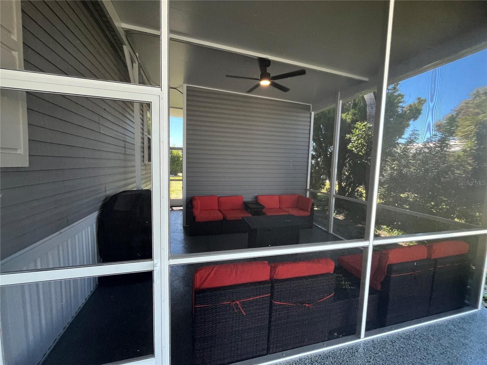Manufactured Home at 214 COMO DR, VENICE, photo 11 of 58