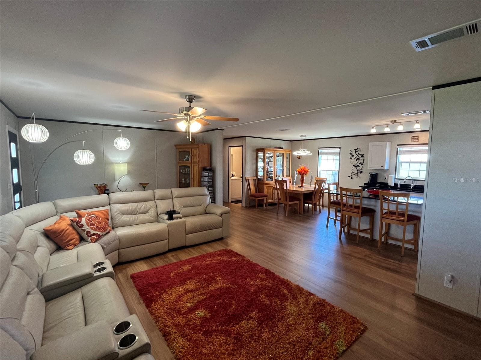 Manufactured Home at 214 COMO DR, VENICE, photo 23 of 58