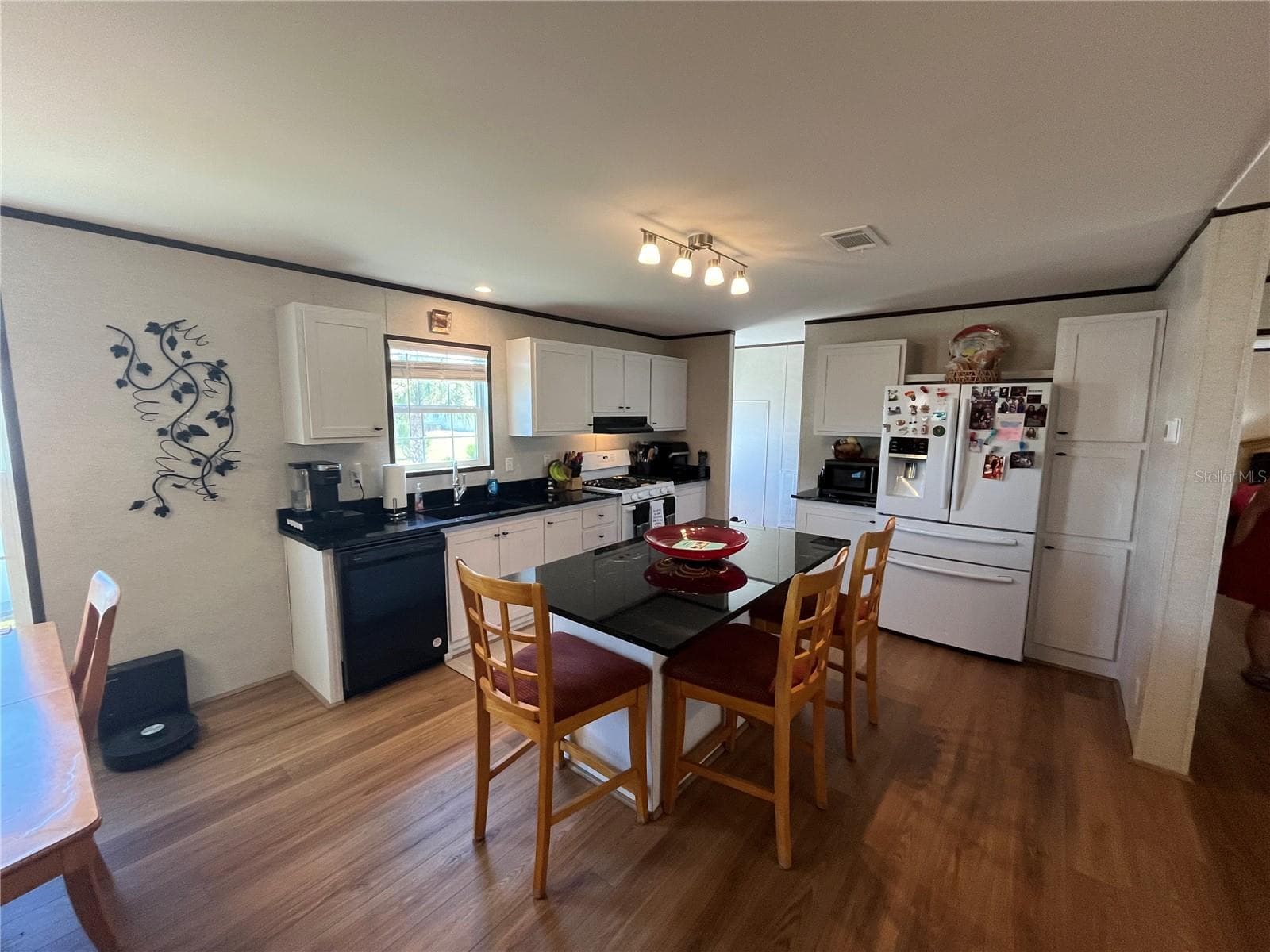 Manufactured Home at 214 COMO DR, VENICE, photo 27 of 58