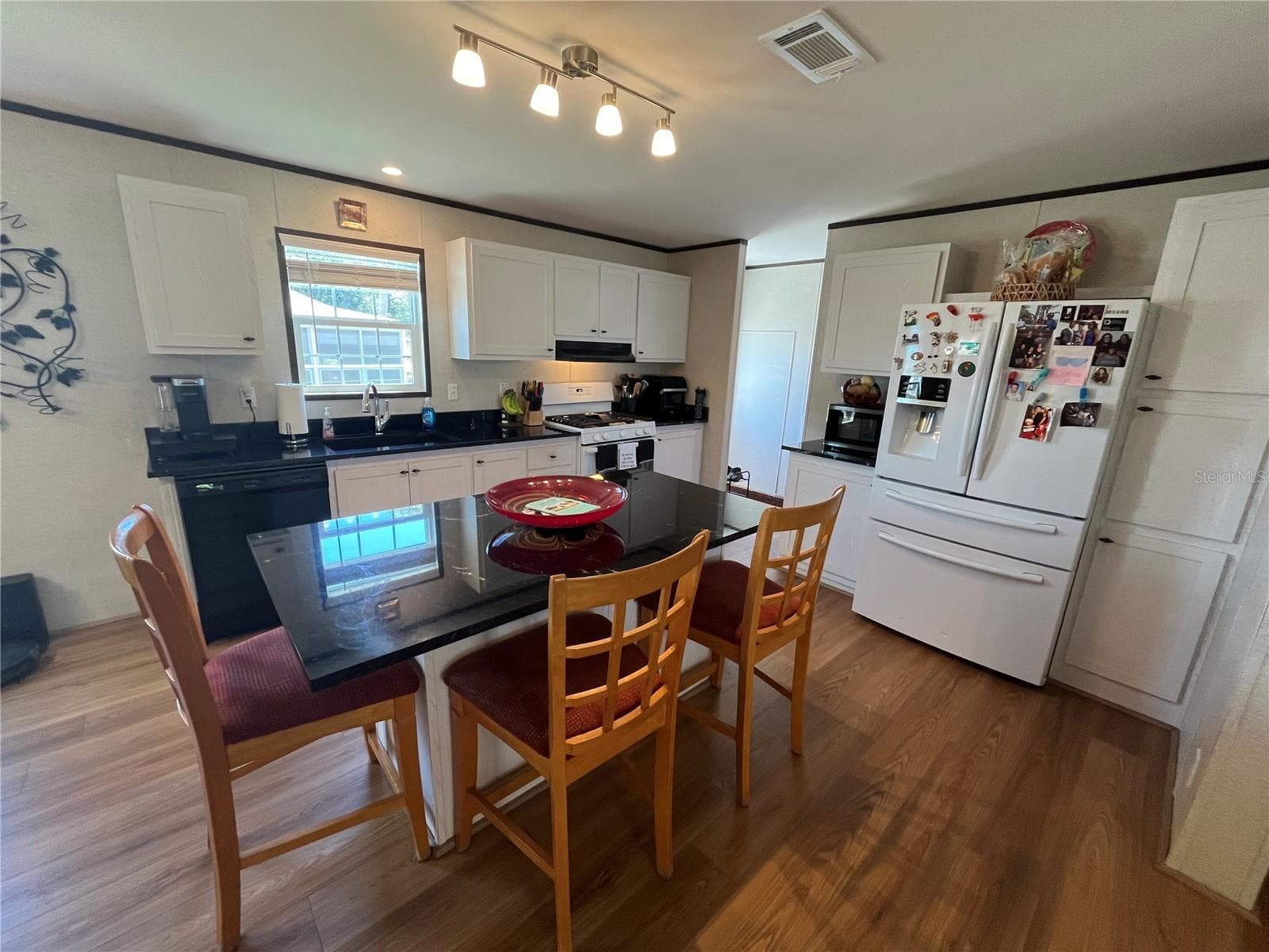 Manufactured Home at 214 COMO DR, VENICE, photo 29 of 58