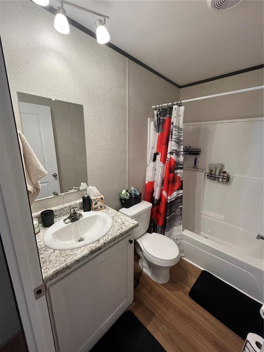 Manufactured Home at 214 COMO DR, VENICE, photo 42 of 58