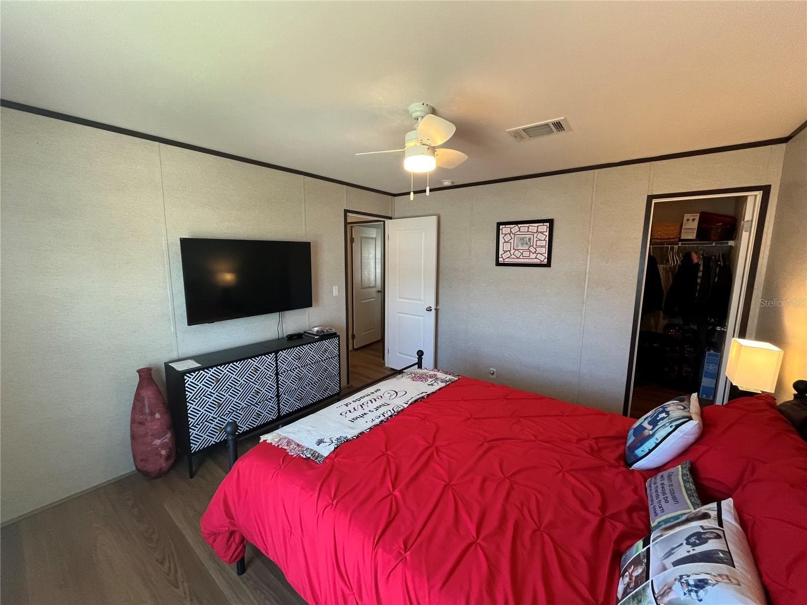 Manufactured Home at 214 COMO DR, VENICE, photo 46 of 58