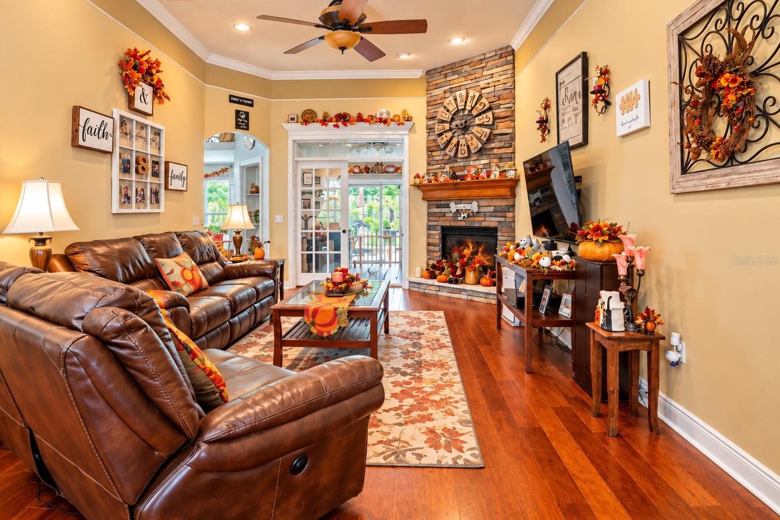 Single Family Residence at 126 HARBOR WAY, AUBURNDALE, photo 12 of 39