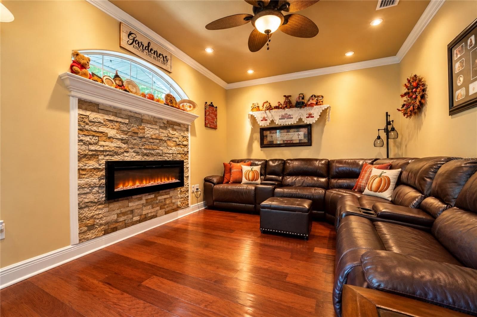 Single Family Residence at 126 HARBOR WAY, AUBURNDALE, photo 18 of 39