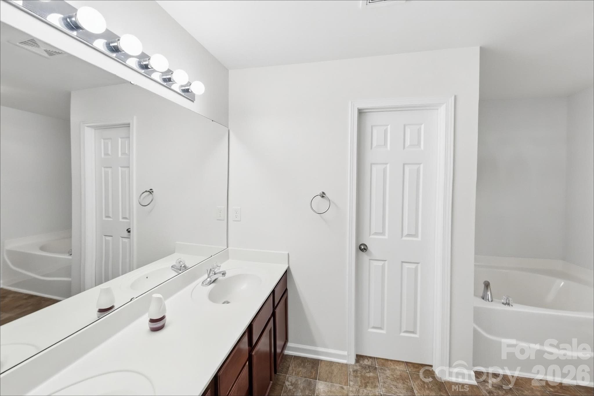 Single Family Residence at 3041 Kilbeggan Drive, Clover, photo 12 of 20