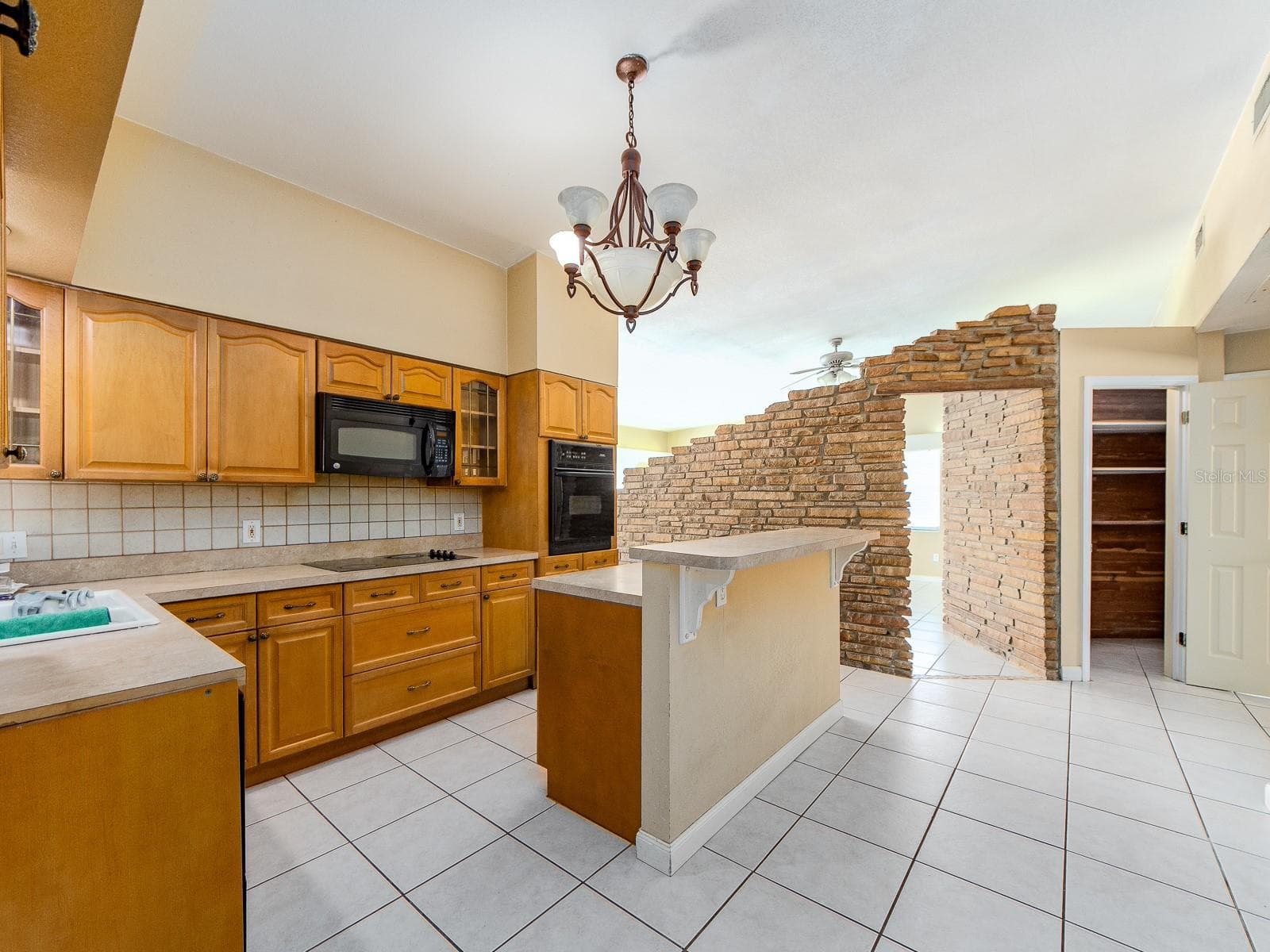 Single Family Residence at 12663 INDIAN ROCKS RD, LARGO, photo 6 of 33