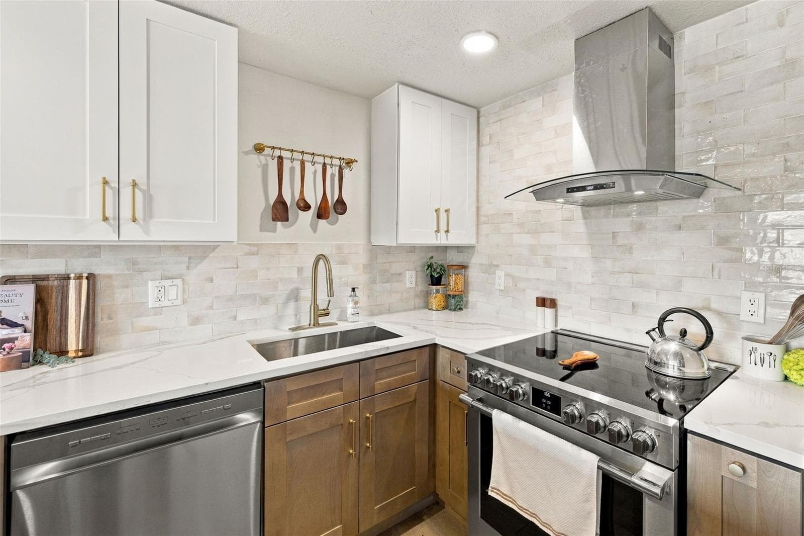 Single Family Residence at 4531 W FERN ST, TAMPA, photo 10 of 26