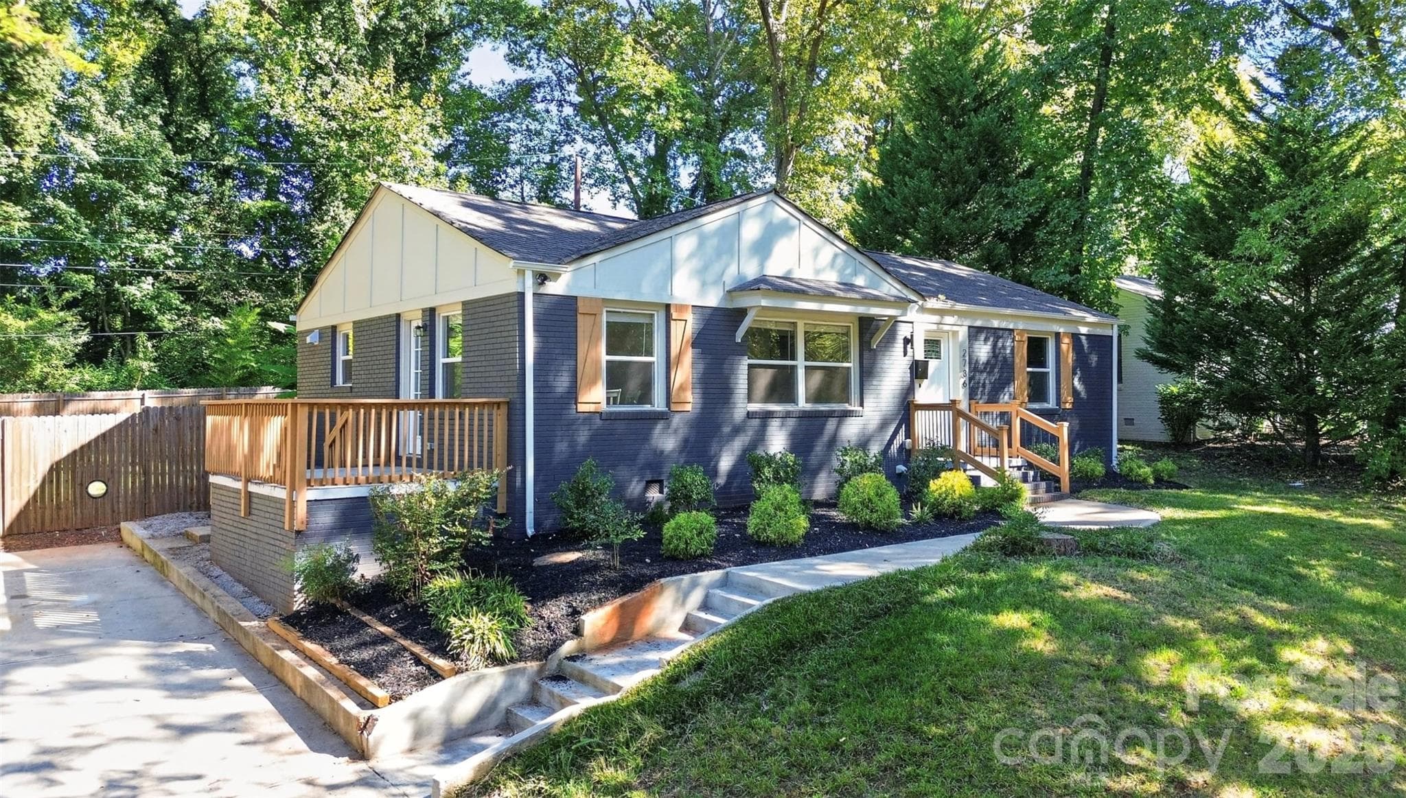 Single Family Residence at 2736 Royston Road, Charlotte, photo 6 of 43