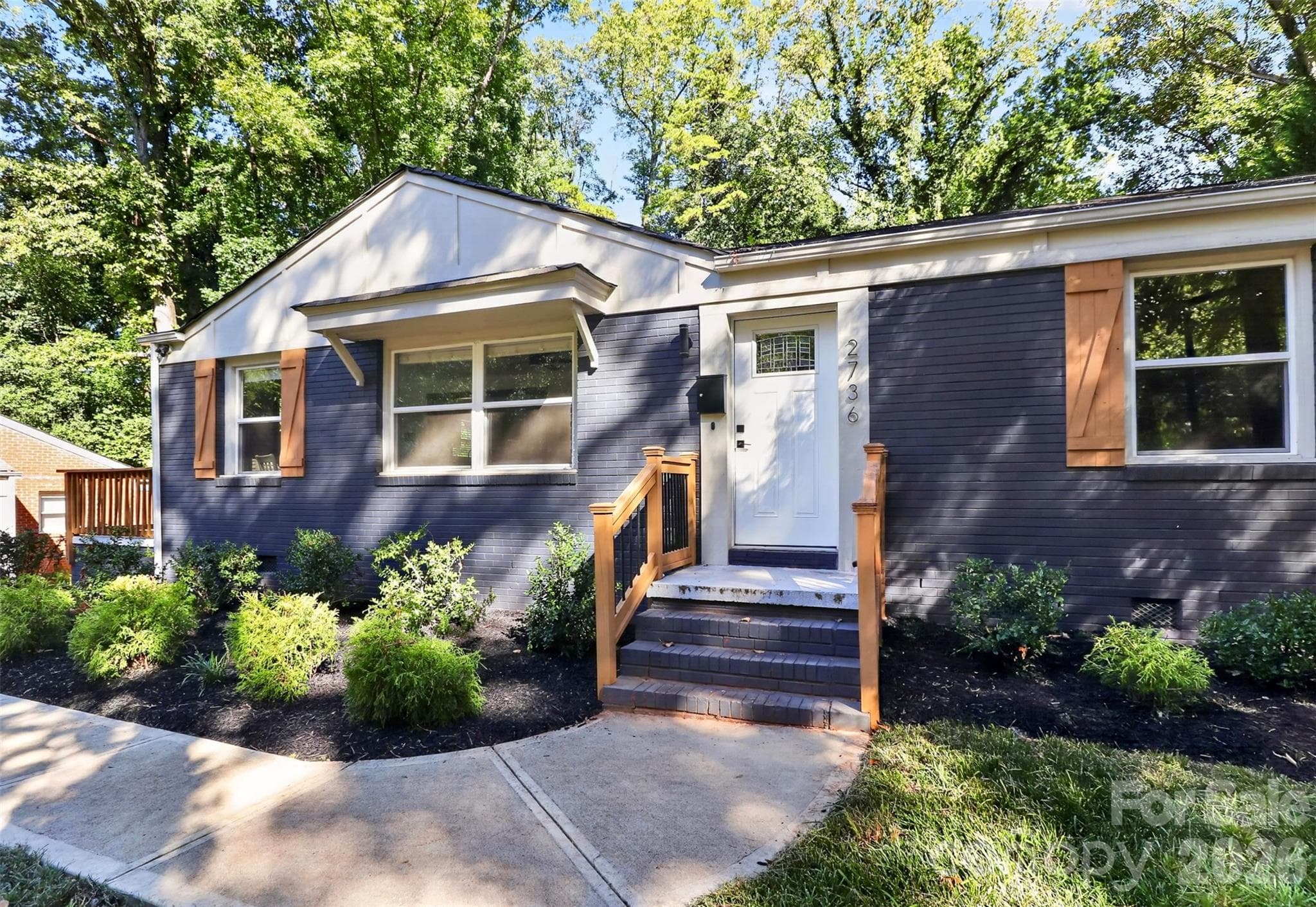 Single Family Residence at 2736 Royston Road, Charlotte, photo 7 of 43