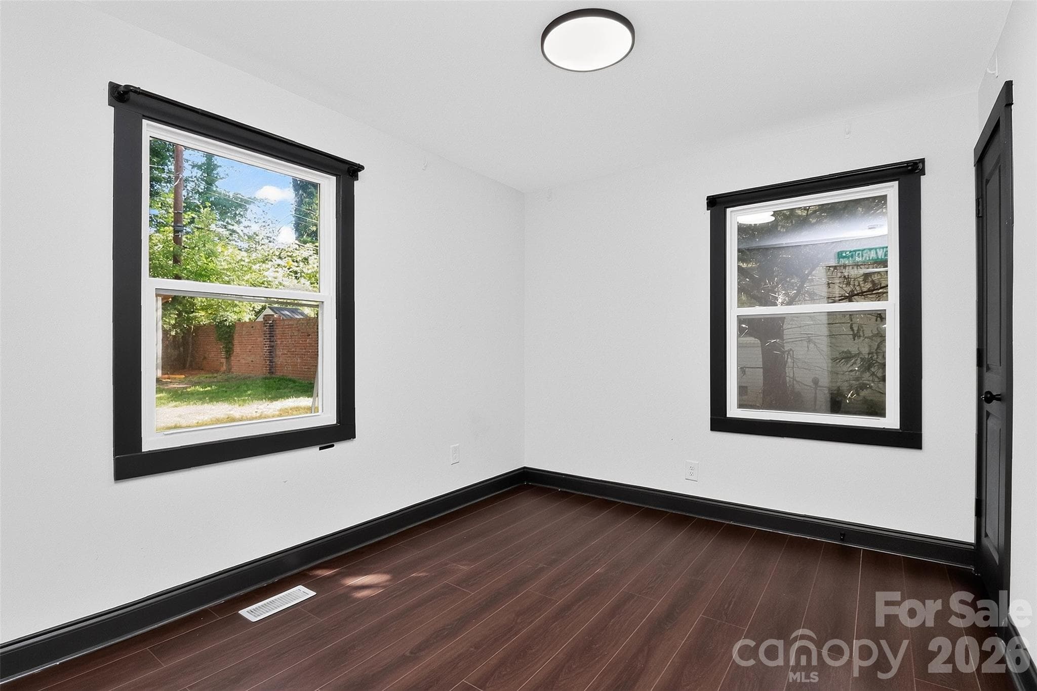 Single Family Residence at 2736 Royston Road, Charlotte, photo 14 of 43