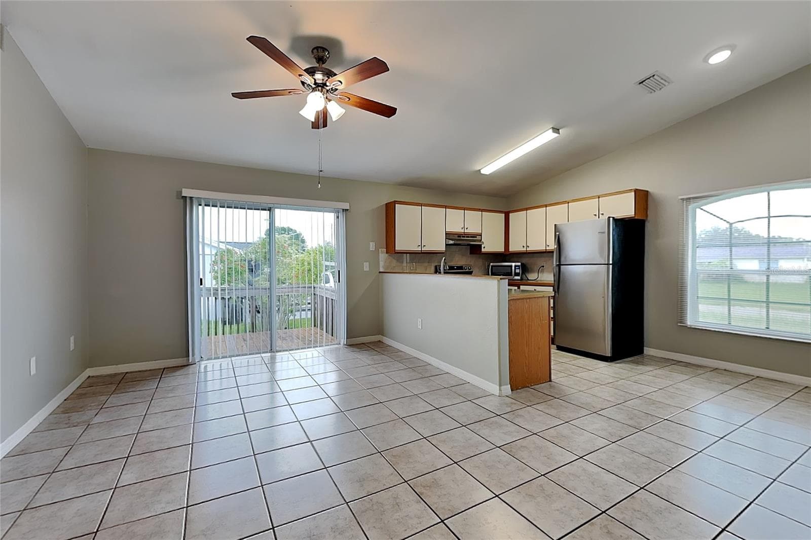 Single Family Residence at 477 FLORIDA CIR N, APOLLO BEACH, photo 3 of 15