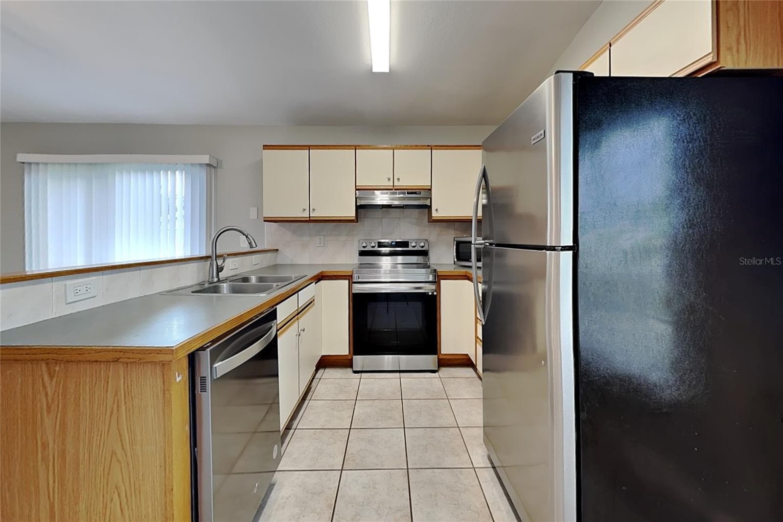 Single Family Residence at 477 FLORIDA CIR N, APOLLO BEACH, photo 4 of 15