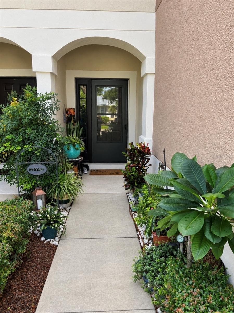 front door - 2520 GLENRISE PL, WESLEY CHAPEL