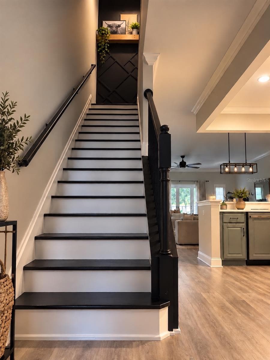 staircase - 2520 GLENRISE PL, WESLEY CHAPEL