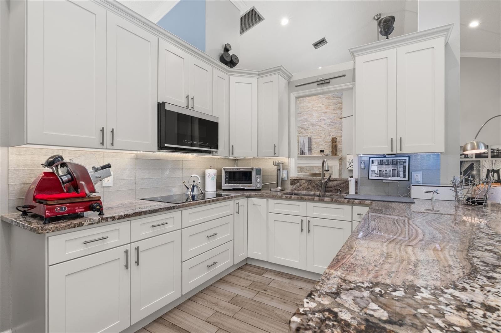 Single Family Residence at 6646 CRENSHAW DR, ORLANDO, photo 19 of 78