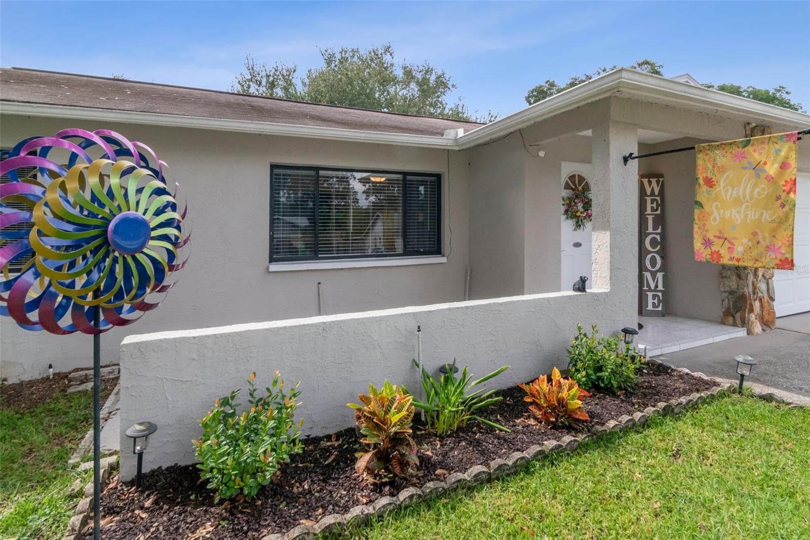 Single Family Residence at 2158 BEVERLY LN, CLEARWATER, photo 3 of 33