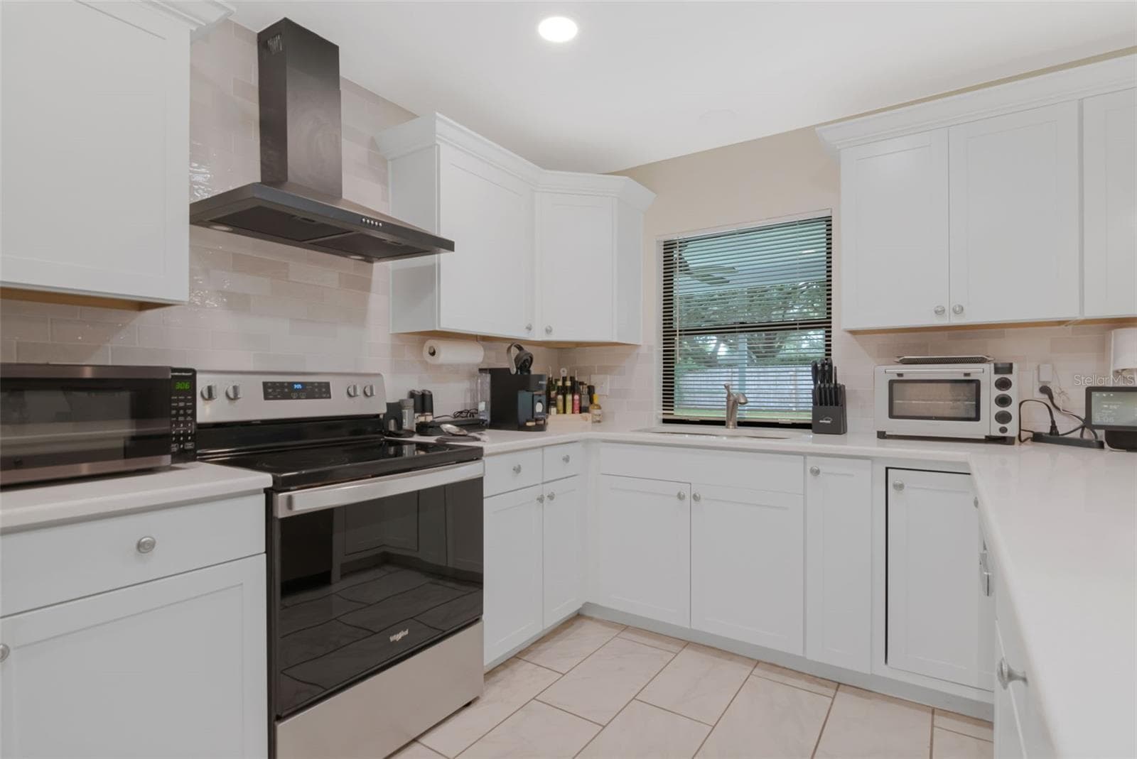 Single Family Residence at 2158 BEVERLY LN, CLEARWATER, photo 13 of 33