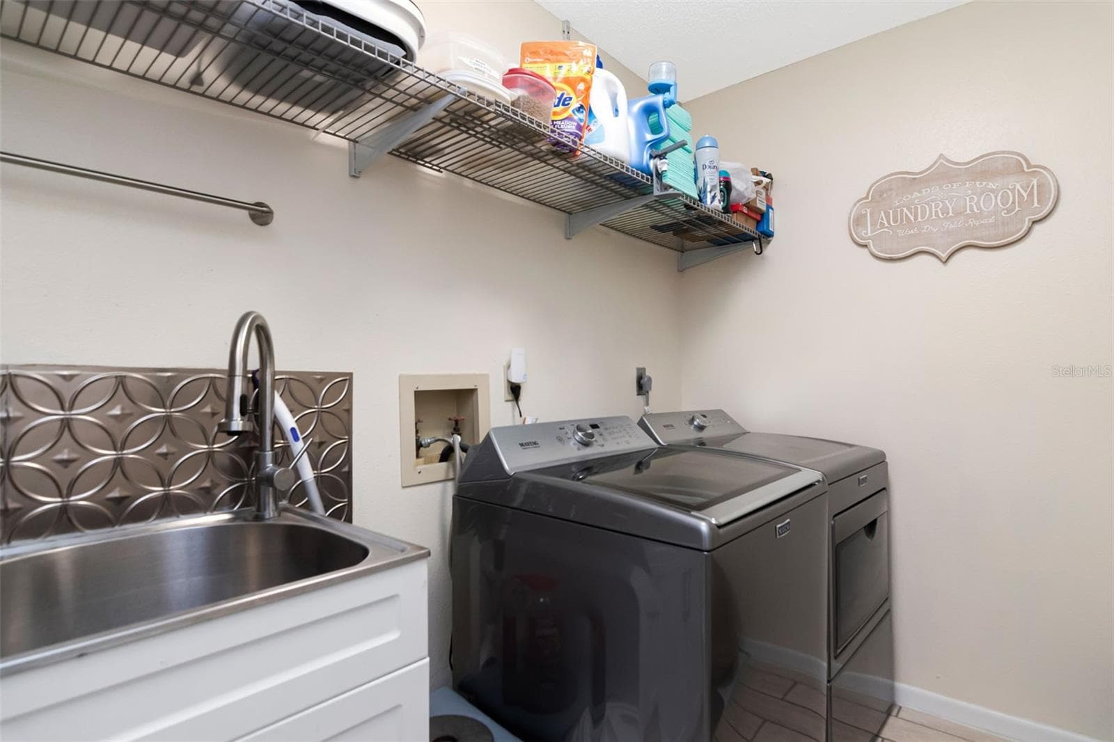 Single Family Residence at 2158 BEVERLY LN, CLEARWATER, photo 18 of 33