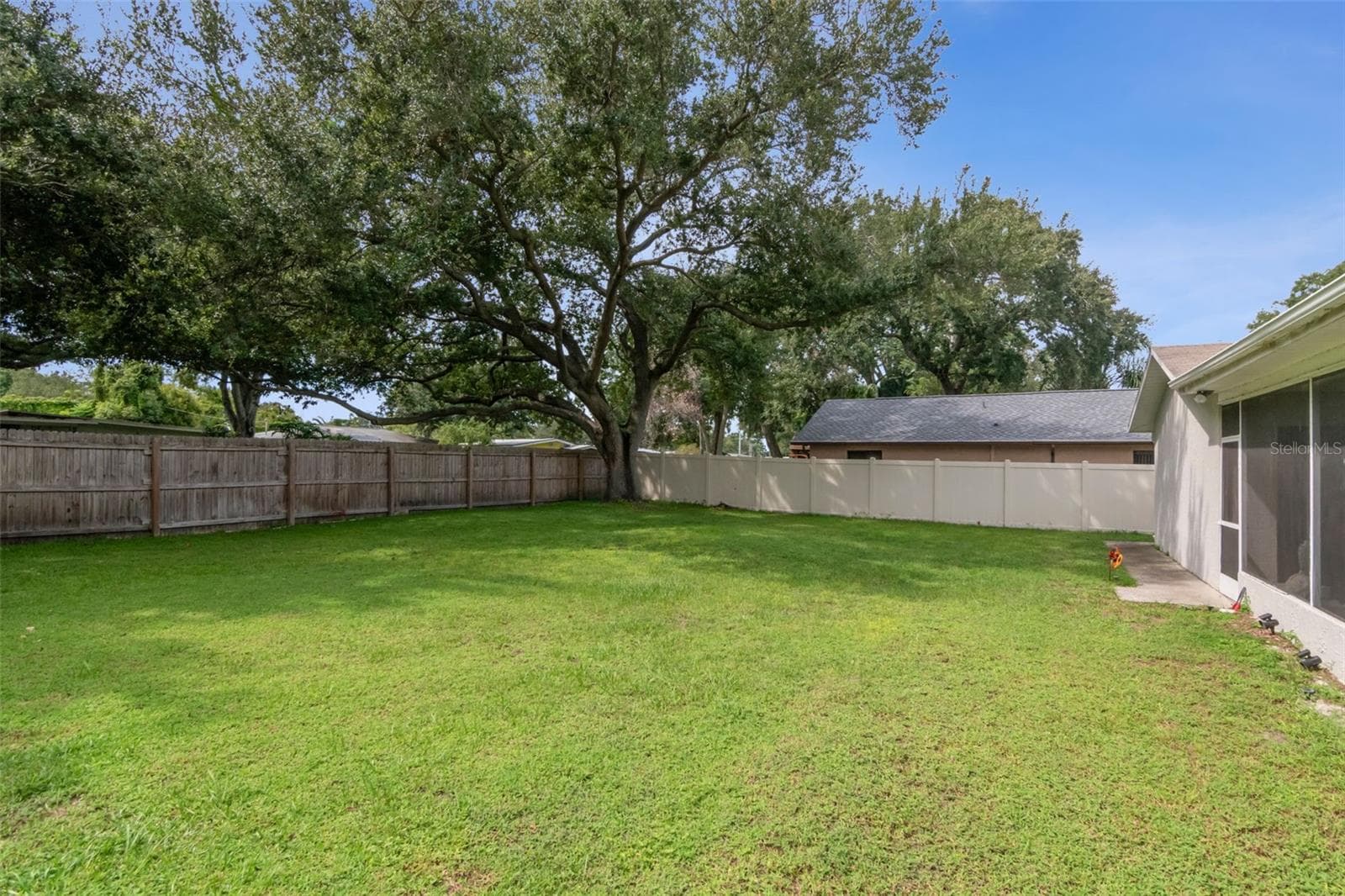 Single Family Residence at 2158 BEVERLY LN, CLEARWATER, photo 31 of 33