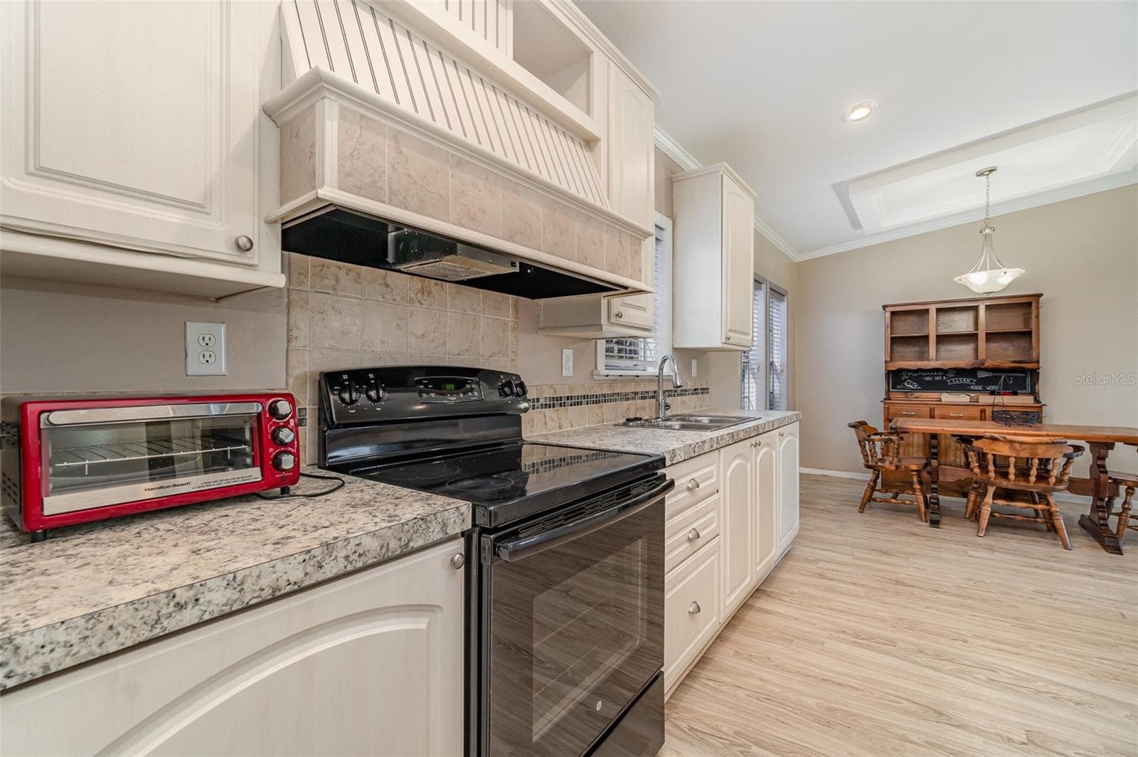 Manufactured Home at 1805 4TH ST SW, RUSKIN, photo 6 of 20