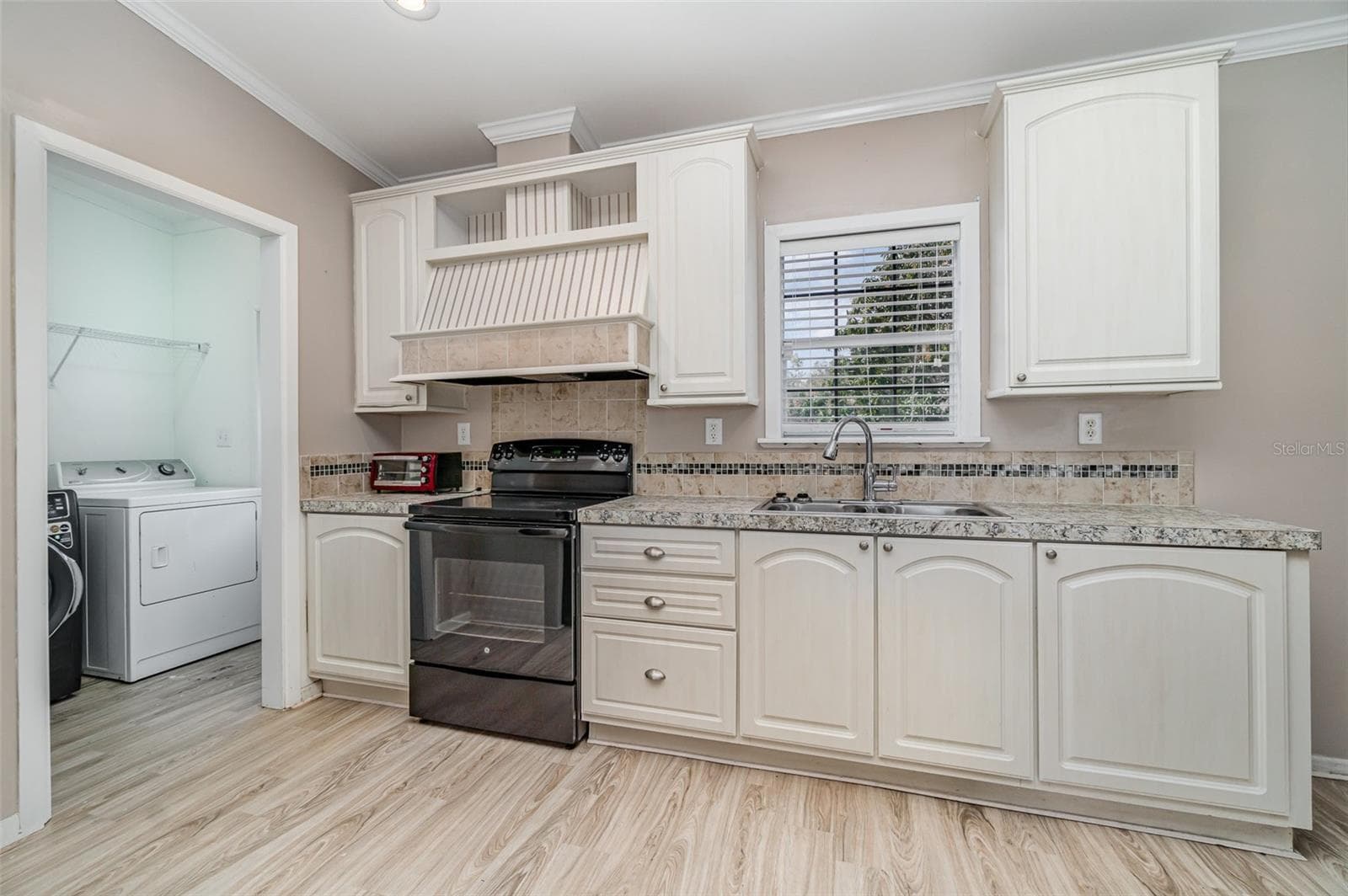 Manufactured Home at 1805 4TH ST SW, RUSKIN, photo 7 of 20