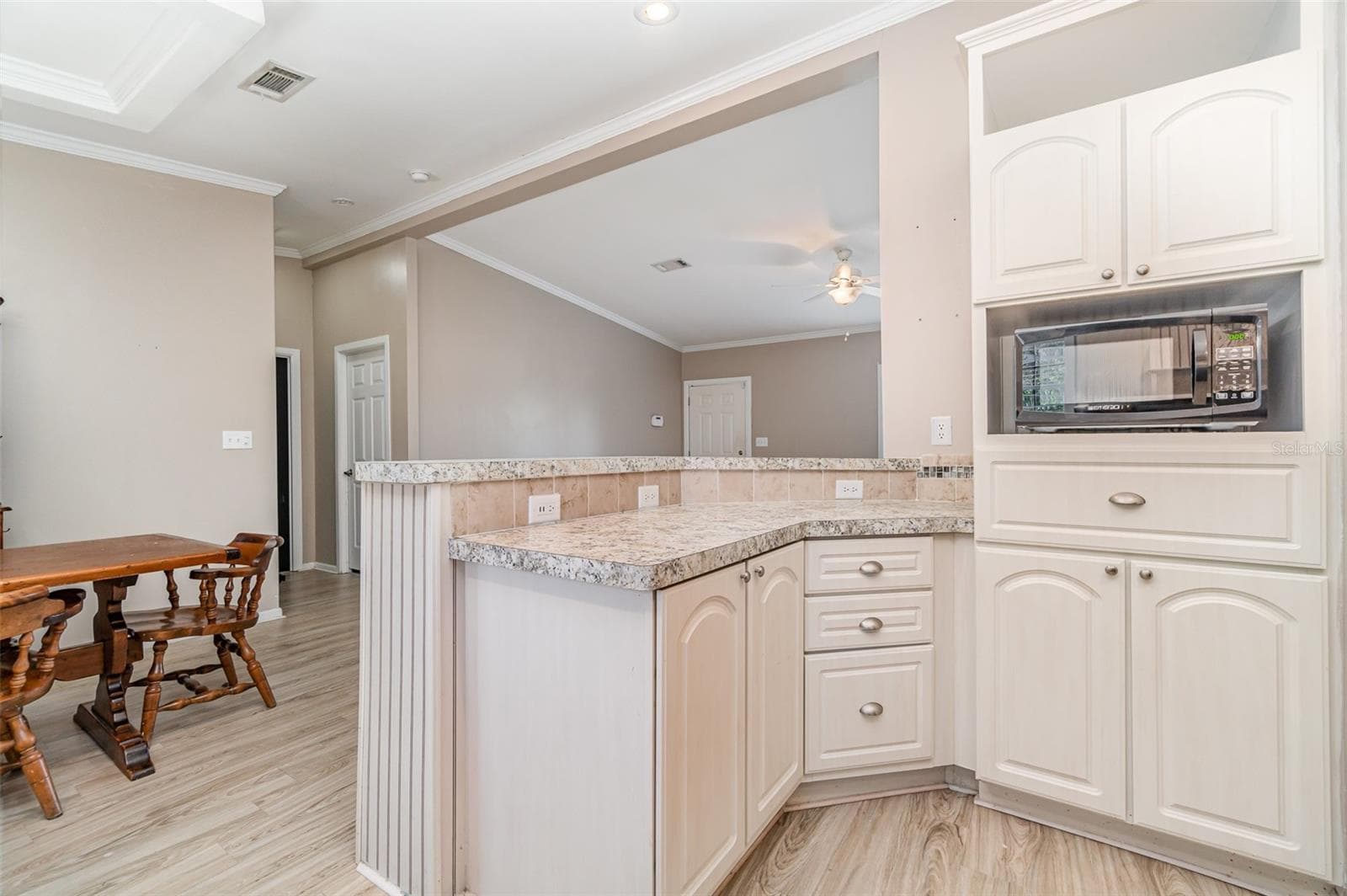 Manufactured Home at 1805 4TH ST SW, RUSKIN, photo 9 of 20