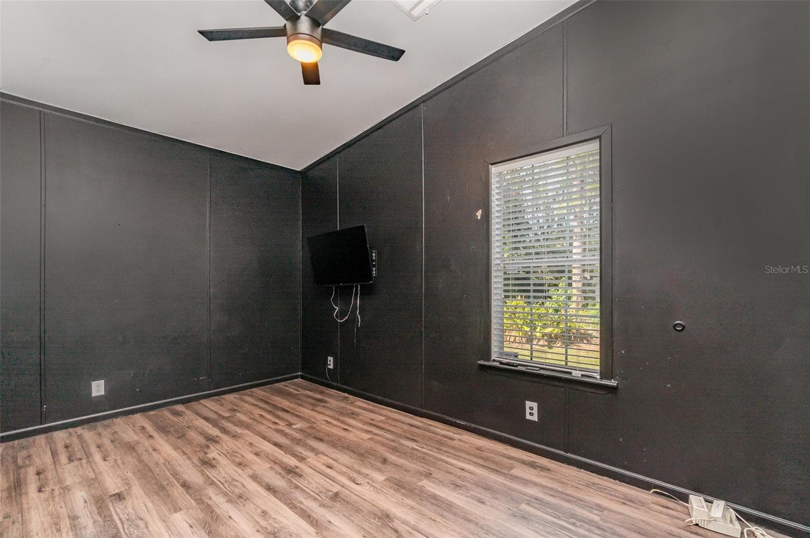Manufactured Home at 1805 4TH ST SW, RUSKIN, photo 10 of 20