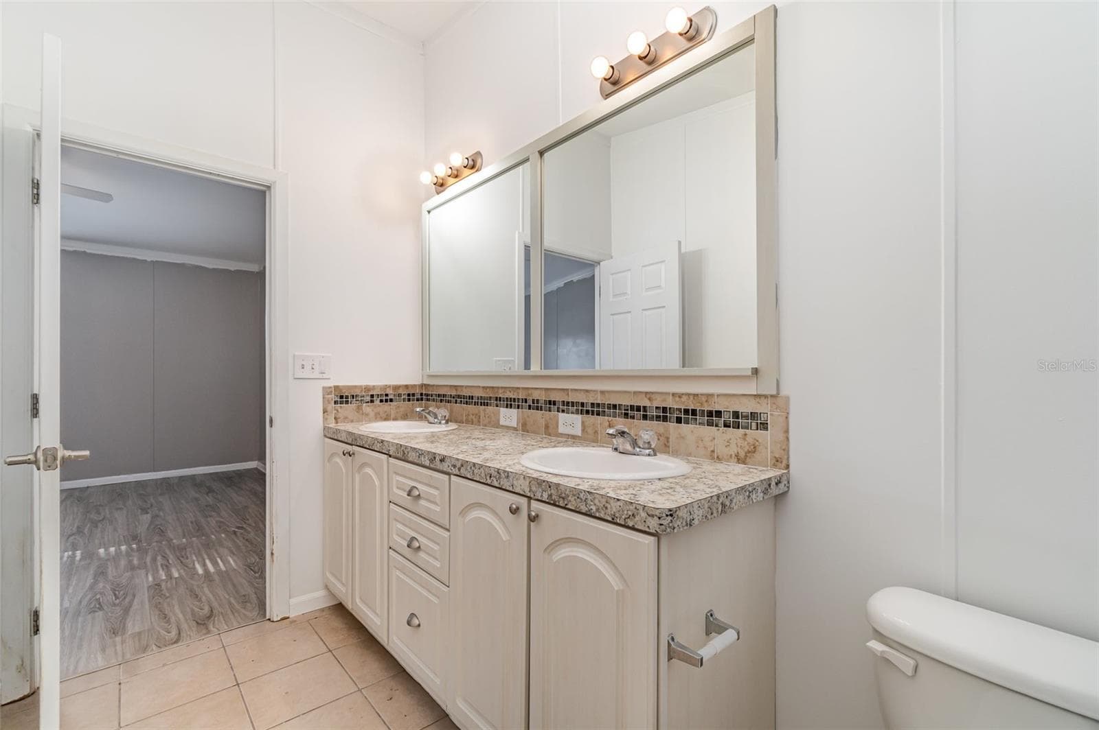 Manufactured Home at 1805 4TH ST SW, RUSKIN, photo 18 of 20