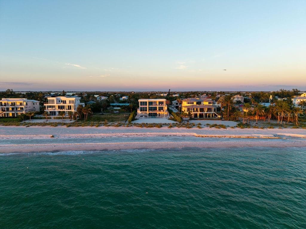 Situated on Longboat Key's widest beachfront - 6489 GULFSIDE RD, LONGBOAT KEY
