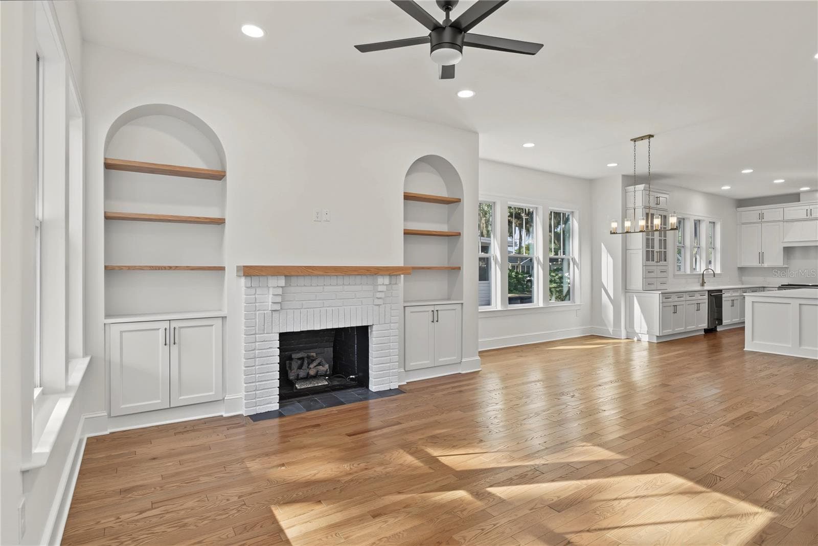 Single Family Residence at 206 N HIGHLAND AVE, WINTER GARDEN, photo 8 of 45