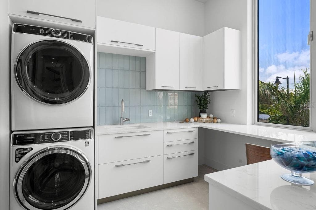 First foor laundry room - 6489 GULFSIDE RD, LONGBOAT KEY