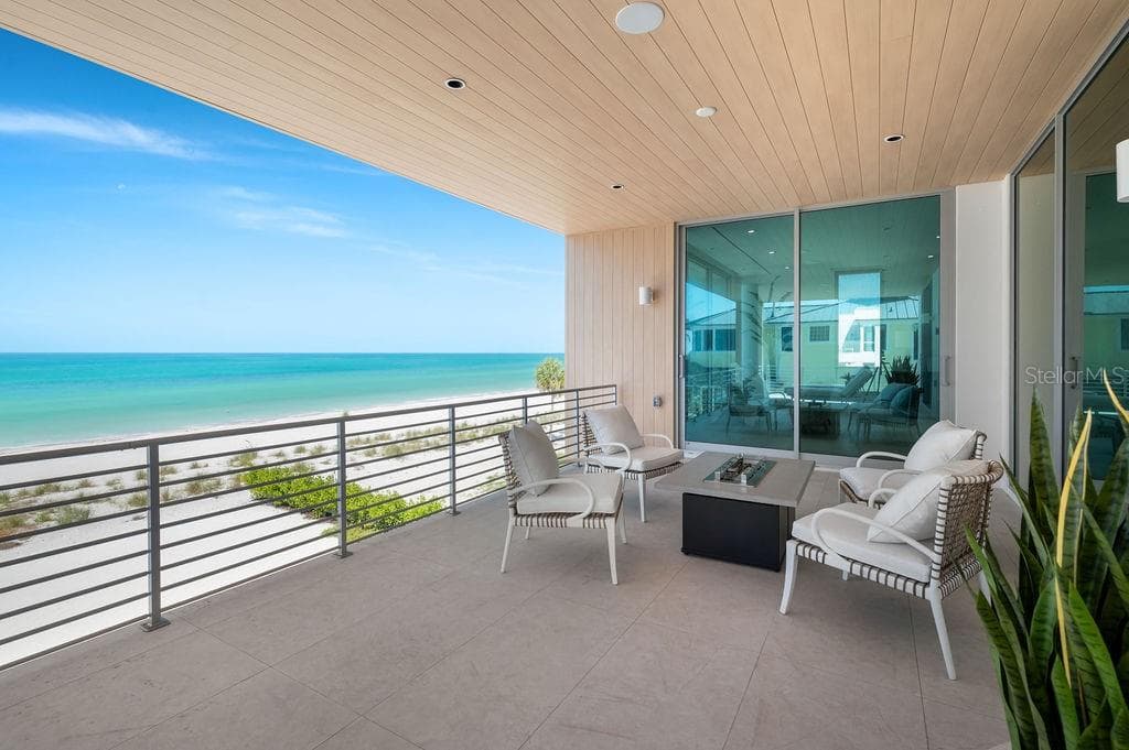 40 foot second floor terrace - 6489 GULFSIDE RD, LONGBOAT KEY