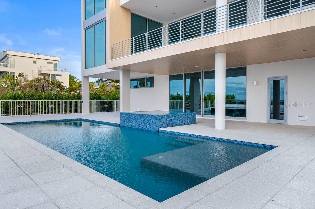 Designed by DSDG Architects, built by Seaward Homes - 6489 GULFSIDE RD, LONGBOAT KEY