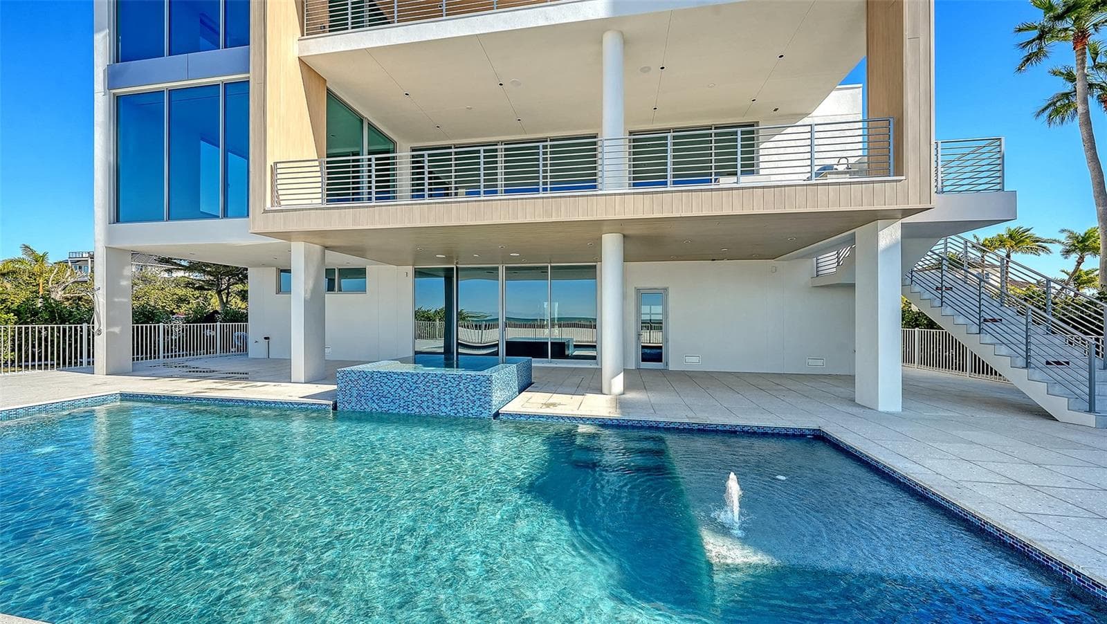 Designed by DSDG Architects, built by Seaward Homes - 6489 GULFSIDE RD, LONGBOAT KEY