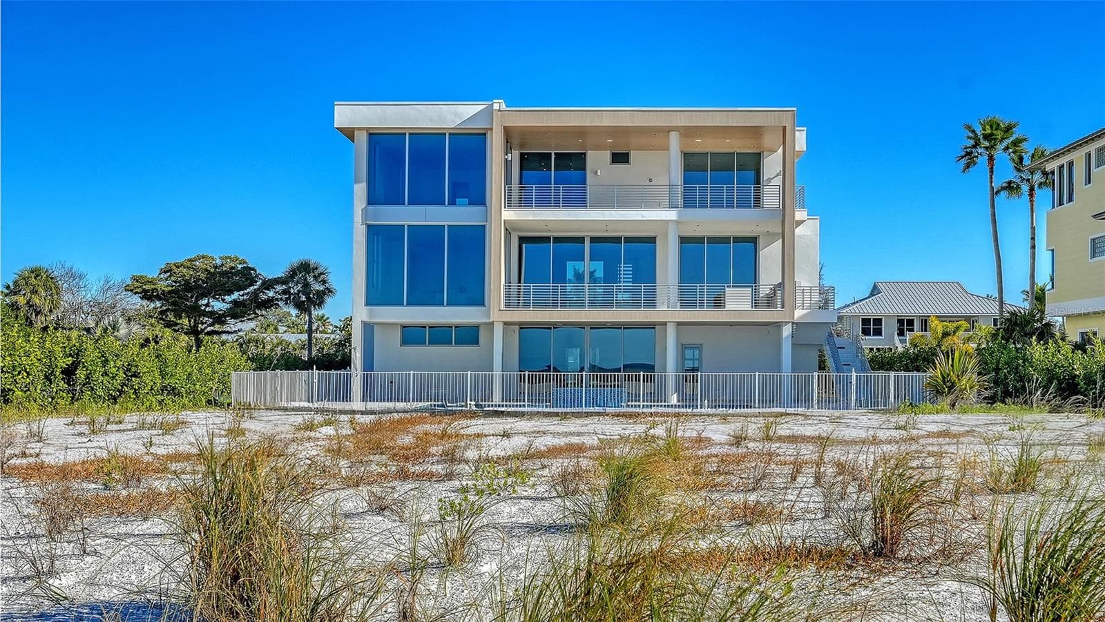 Designed by DSDG Architects, built by Seaward Homes - 6489 GULFSIDE RD, LONGBOAT KEY