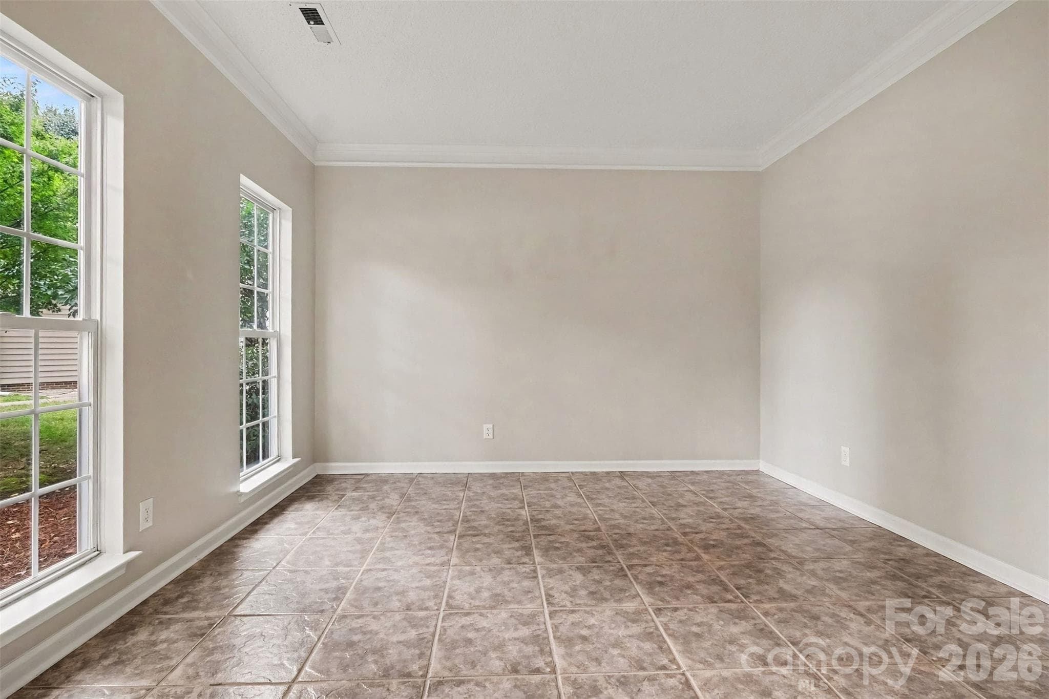 Single Family Residence at 1372 Yorkshire Place NW, Concord, photo 8 of 35