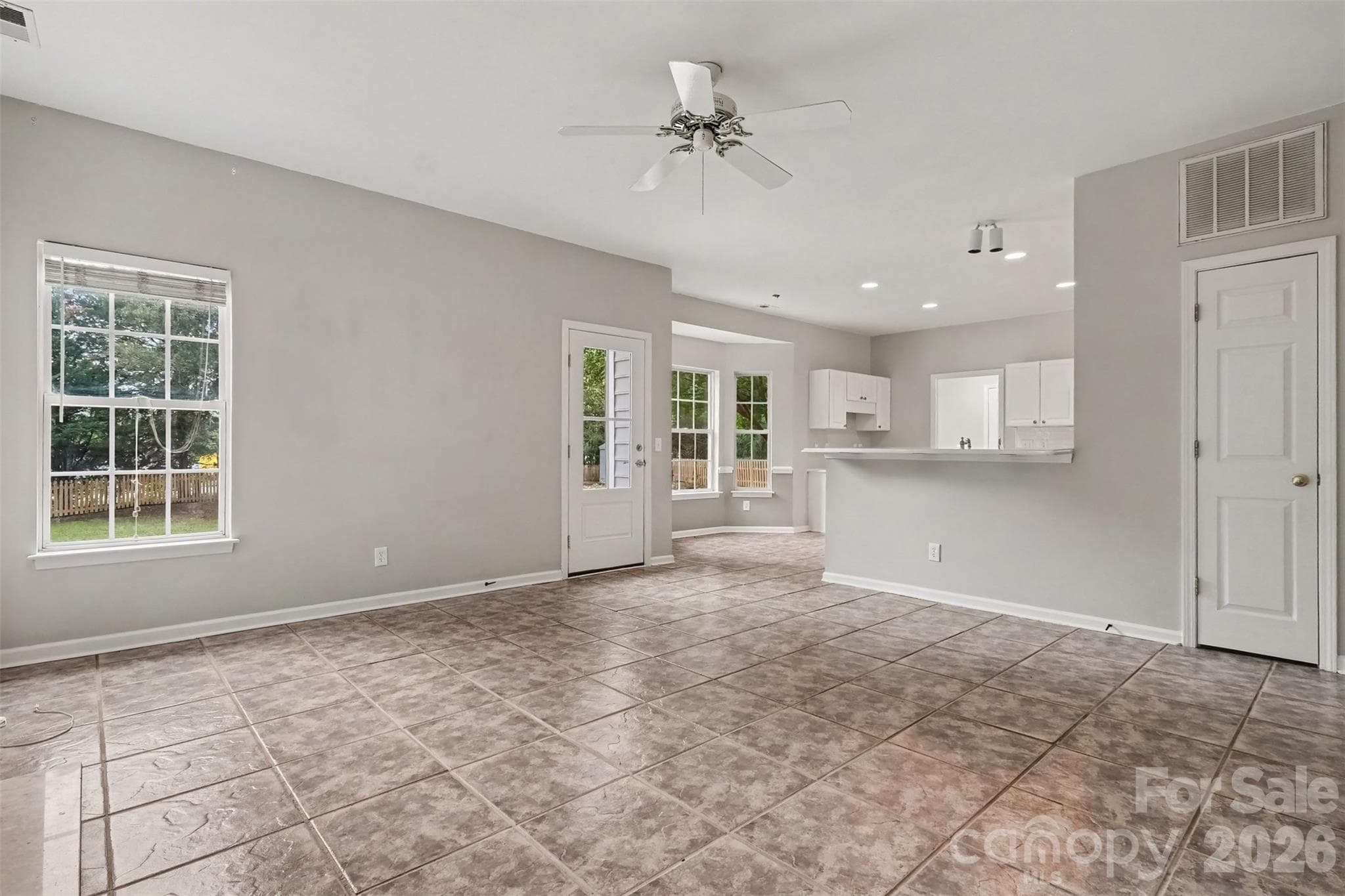 Single Family Residence at 1372 Yorkshire Place NW, Concord, photo 11 of 35