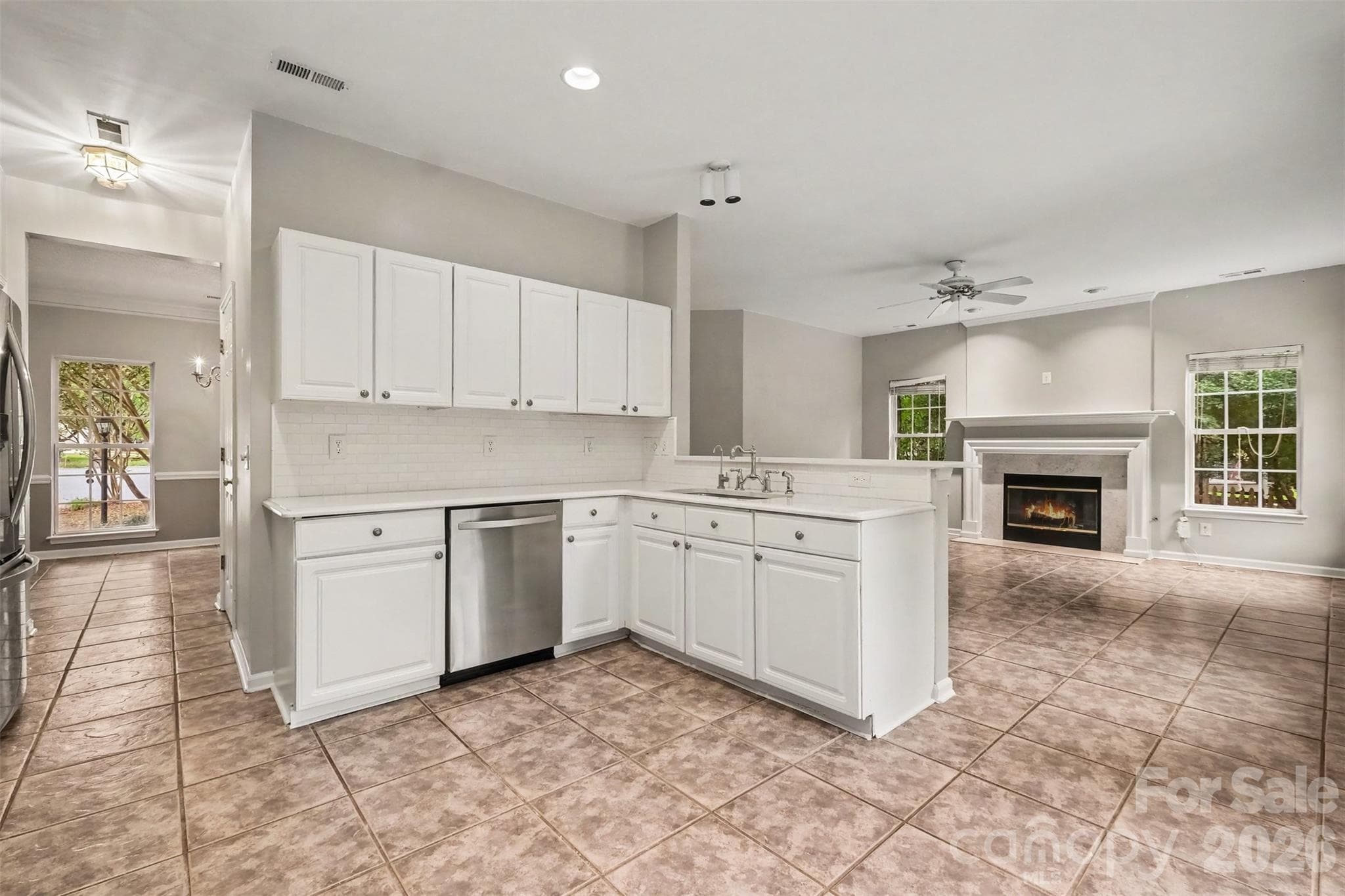 Single Family Residence at 1372 Yorkshire Place NW, Concord, photo 16 of 35