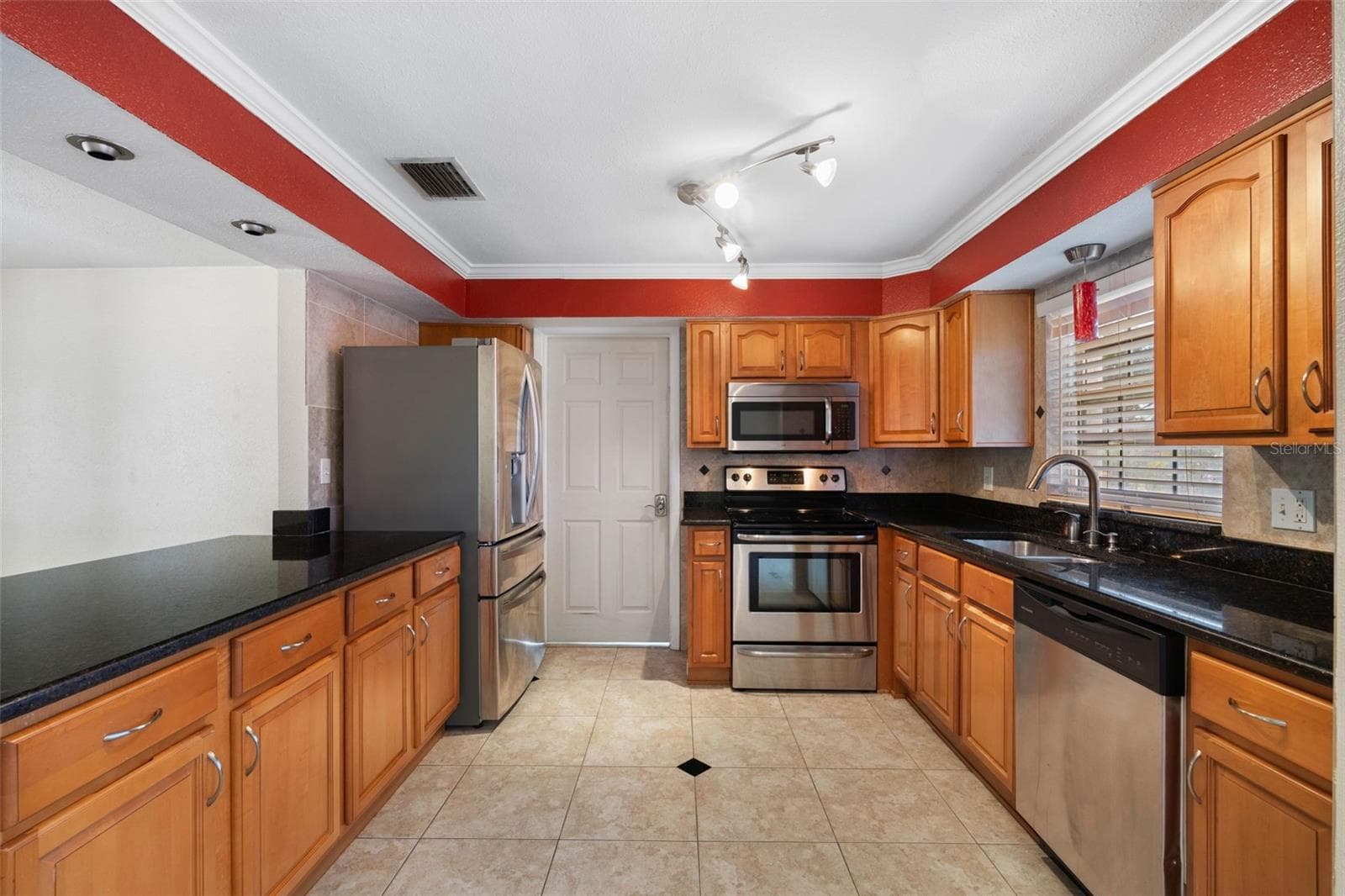 Single Family Residence at 14331 APACHE AVE, LARGO, photo 10 of 45