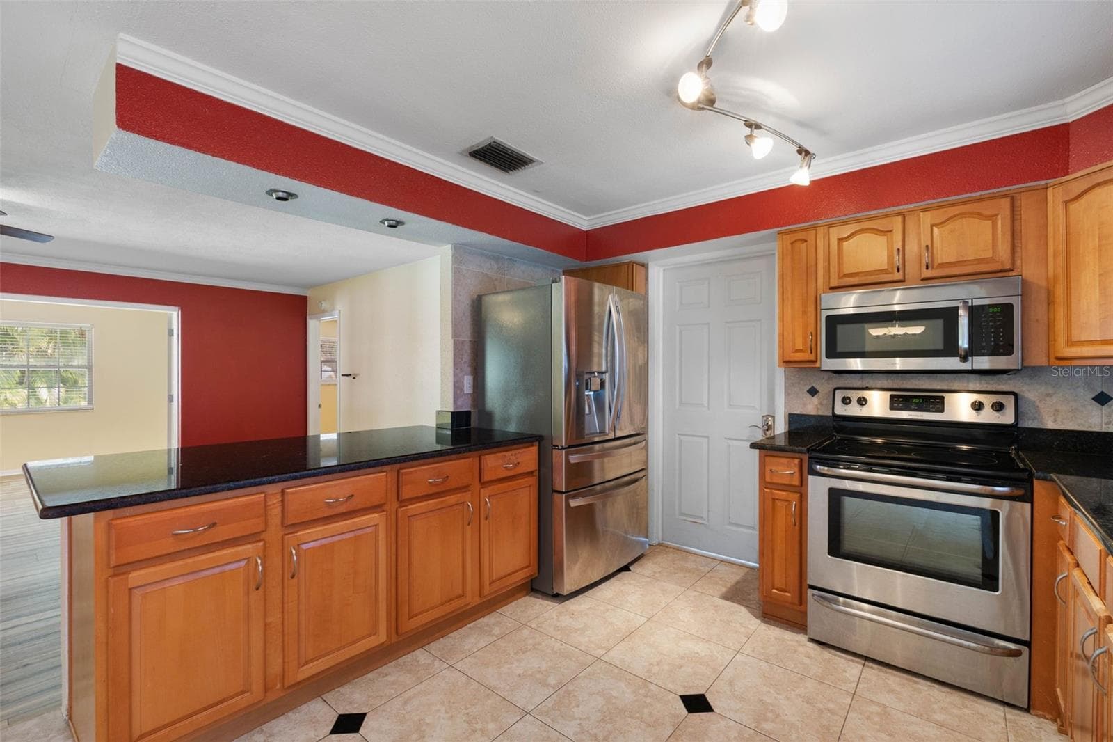 Single Family Residence at 14331 APACHE AVE, LARGO, photo 12 of 45