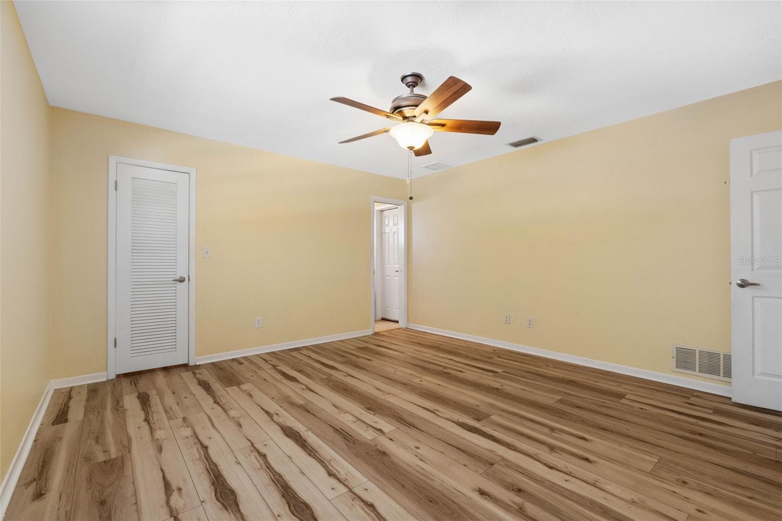 Single Family Residence at 14331 APACHE AVE, LARGO, photo 25 of 45