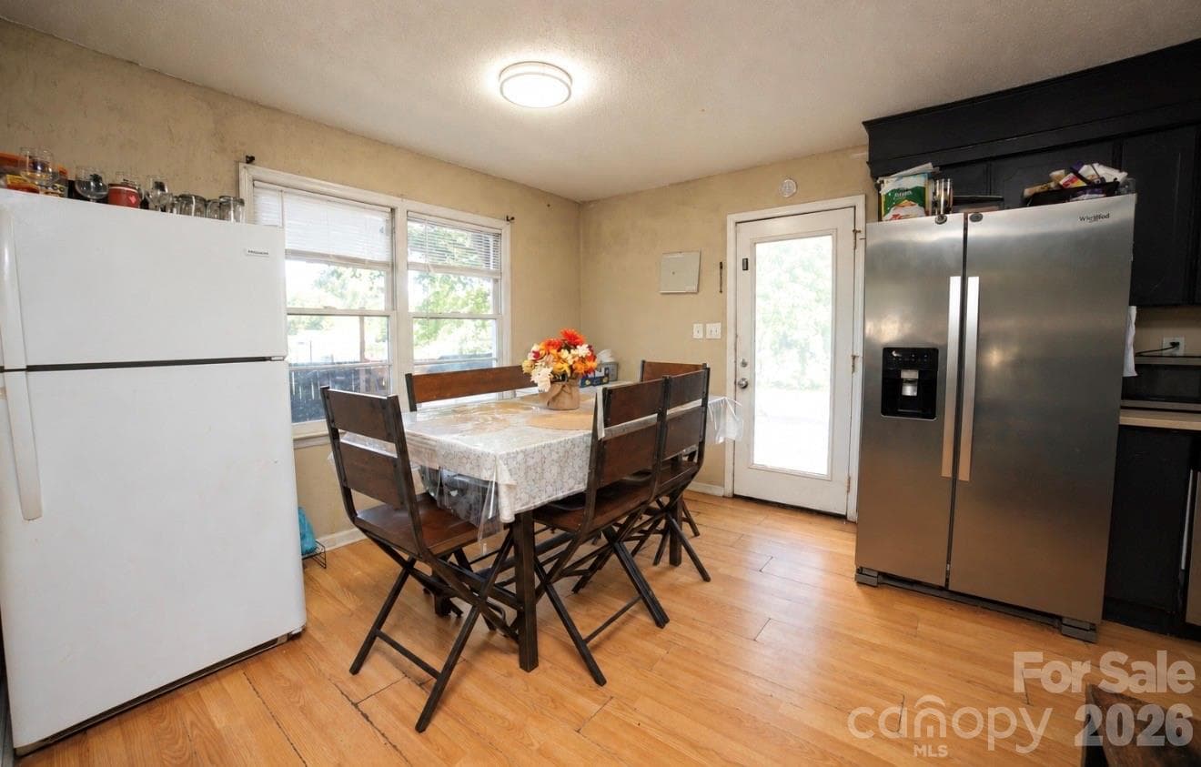 Single Family Residence at 712 Edgehill Drive, Monroe, photo 6 of 11
